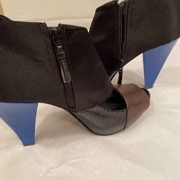 BCBG 3 toned heels New! 🥰 - Picture 7 of 9